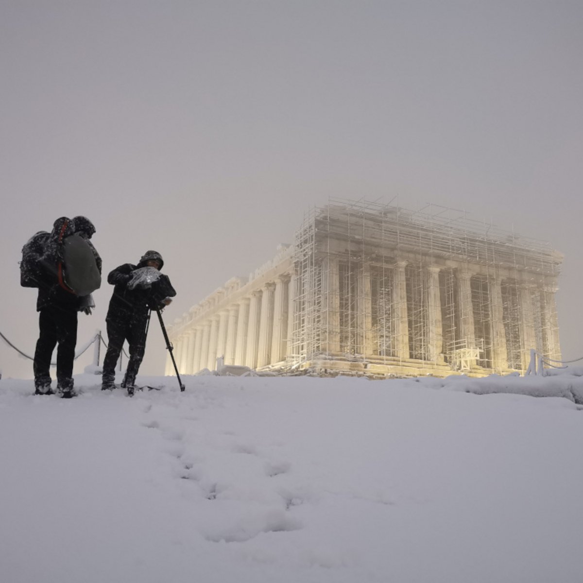 Μακροπρόθεσμη πρόβλεψη μέχρι τις 10 Ιανουαρίου του 2022, ο χειμώνας θα επιστρέψει στην Ευρώπη γύρω στα Χριστούγεννα και την Πρωτοχρονιά κυρίως στην κεντρική ,νότια και ανατολική Ευρώπη.